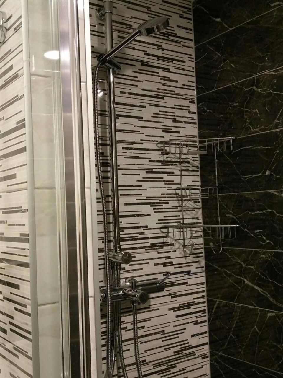 Modern Apartment *